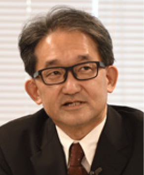 角田 仁 写真